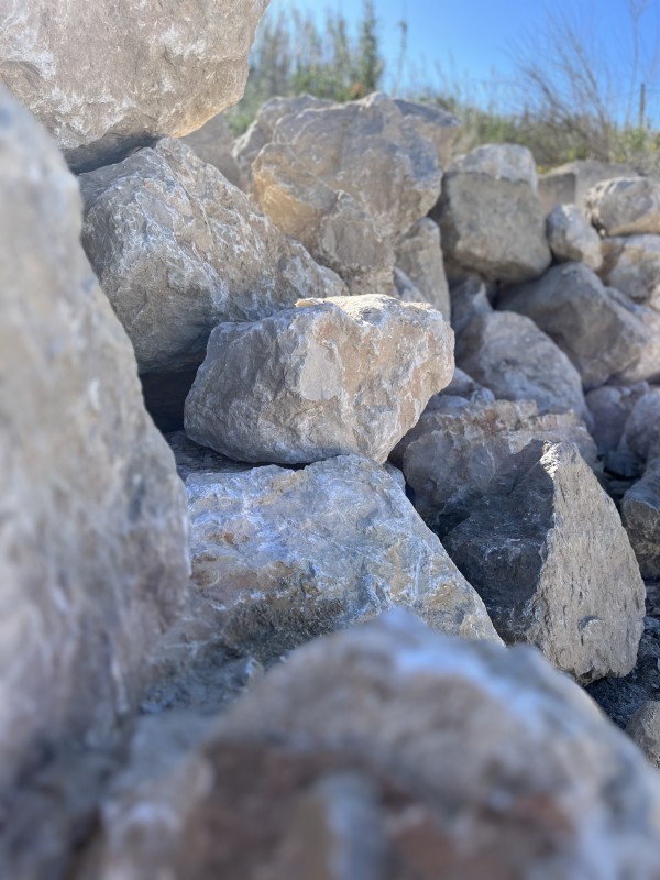 Blocs d'enrochement calcaires